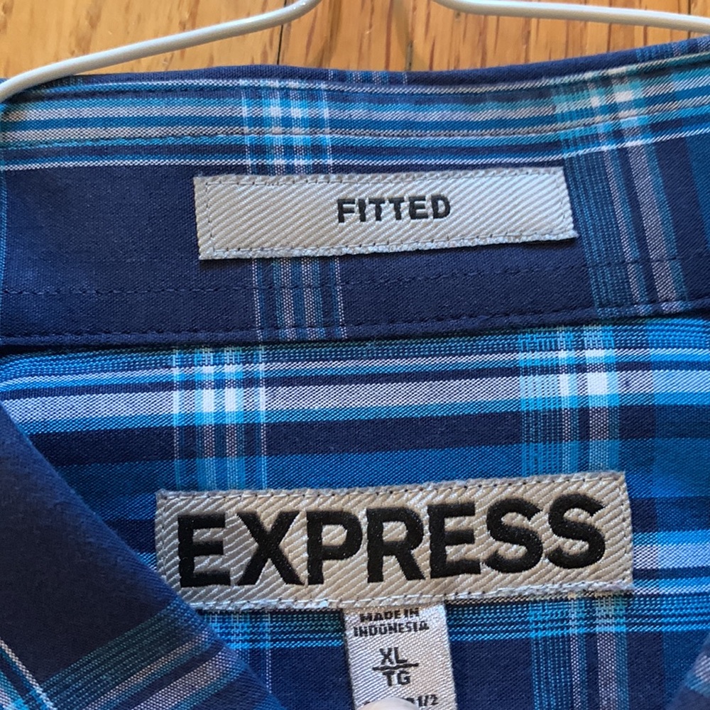 Blue men’s XL Express fitted dress shirt